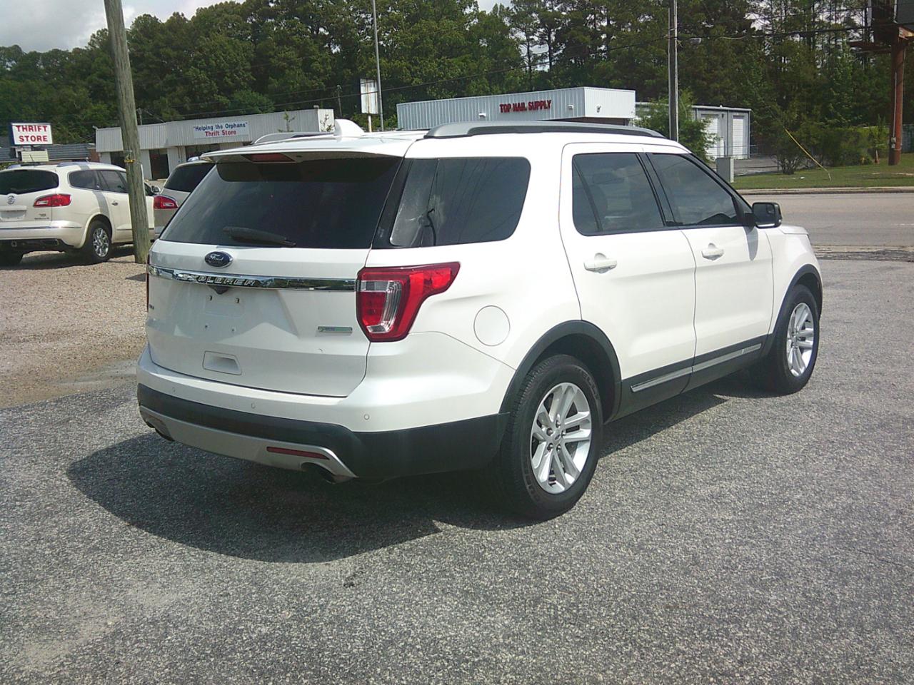 Ford Explorer XLT FWD 2016