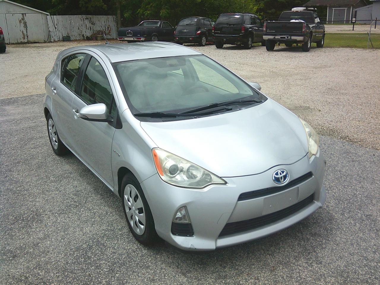 Toyota Prius c 4D Hatchback 2013