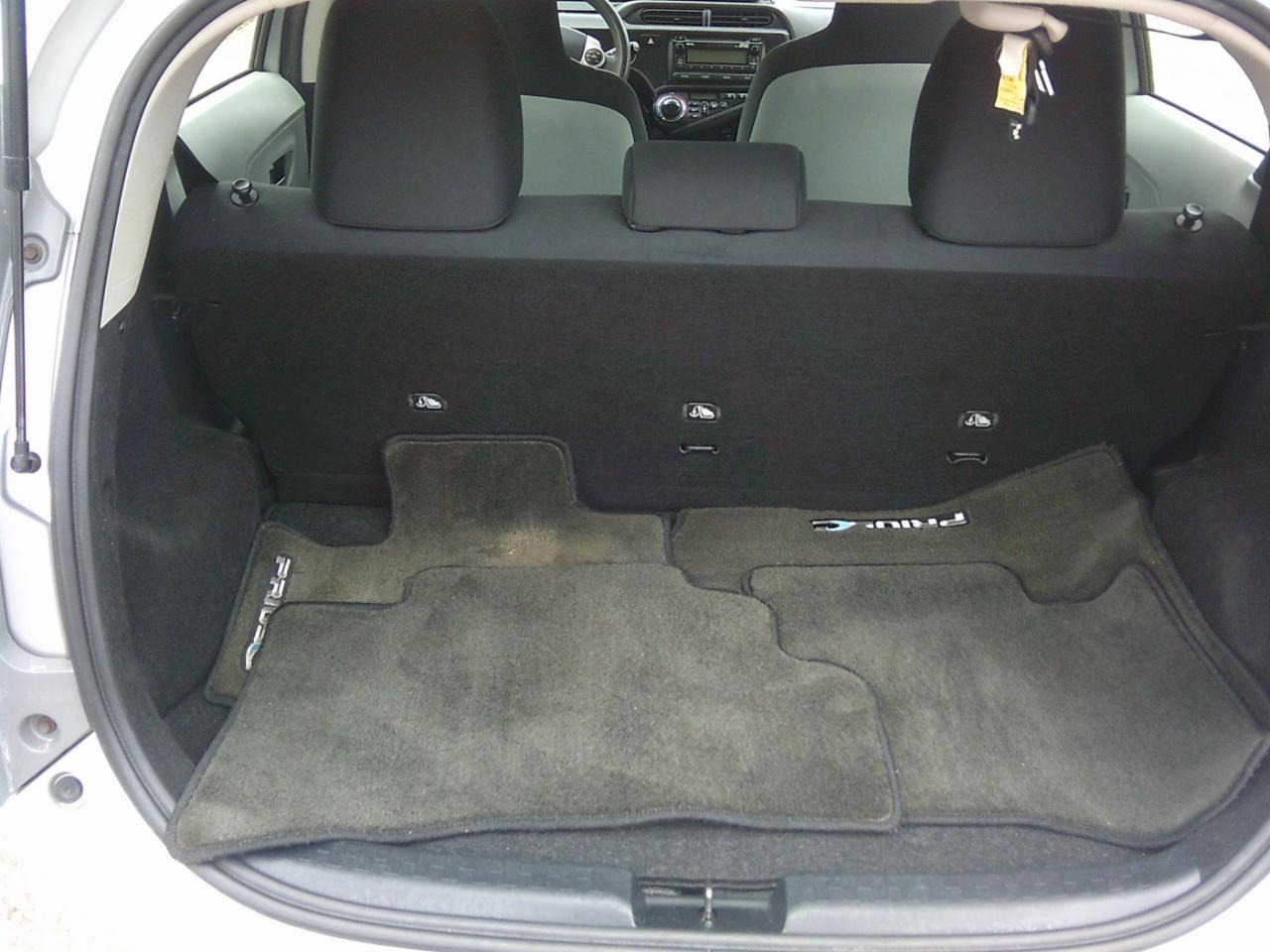 Toyota Prius c 4D Hatchback 2013