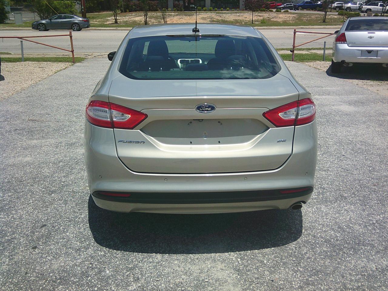 Ford Fusion SE 2016