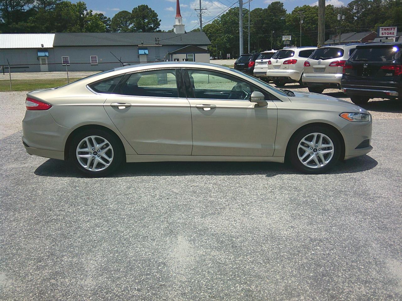 Ford Fusion SE 2016