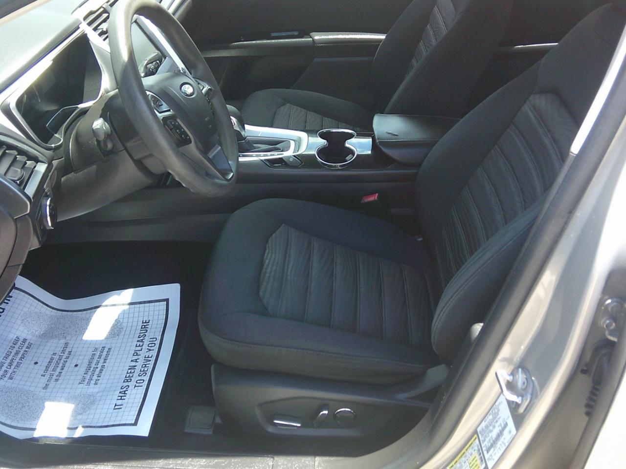 Ford Fusion SE 2016