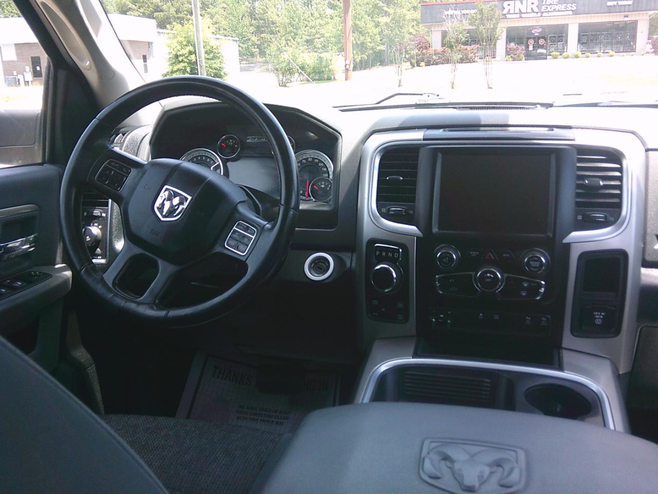 Dodge Ram 1500 SLT  2016