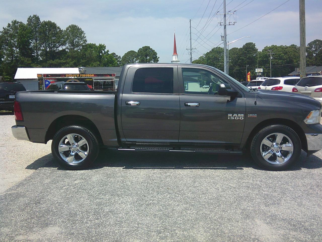 Dodge Ram 1500 SLT  2016