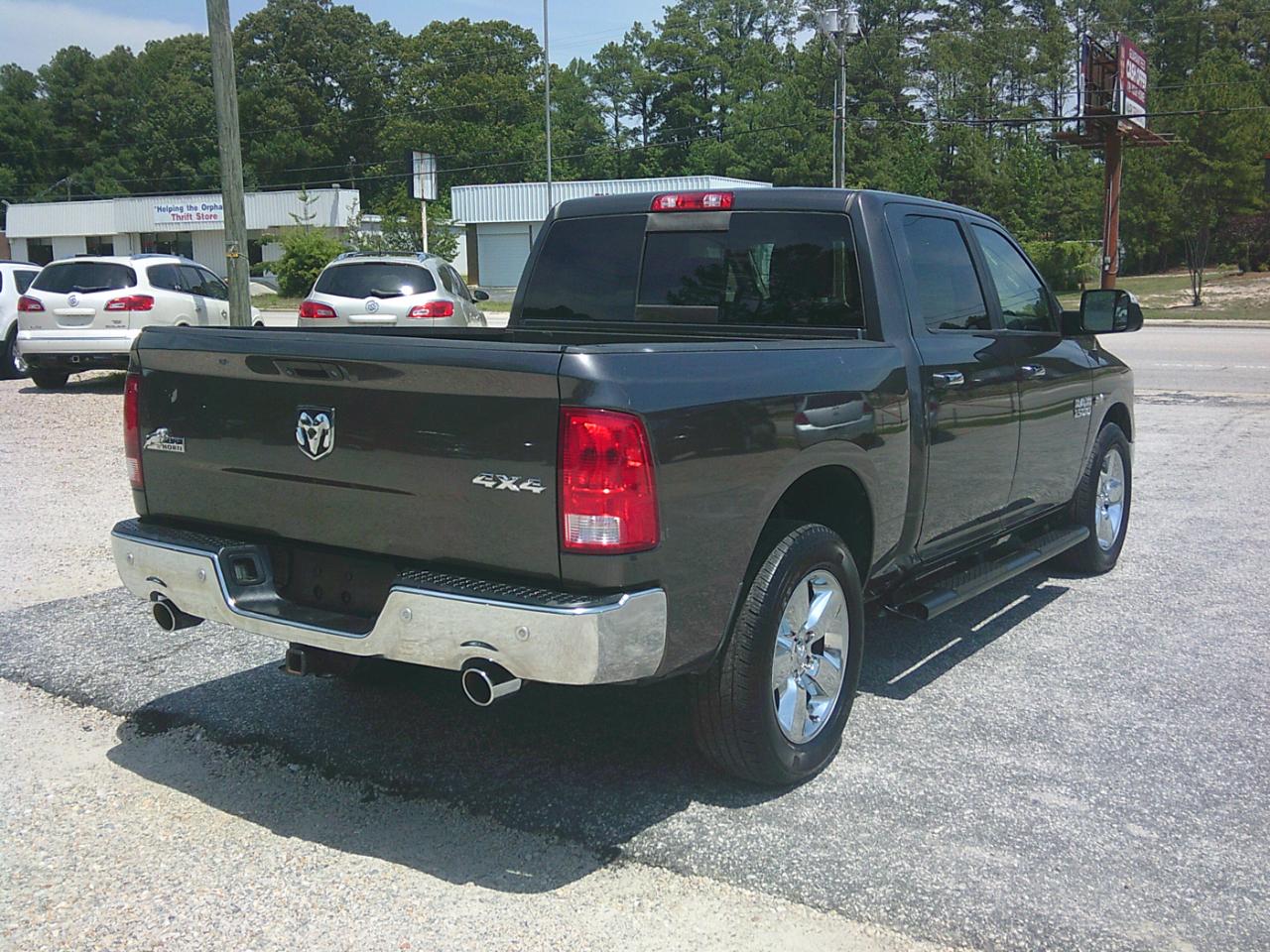 Dodge Ram 1500 SLT  2016