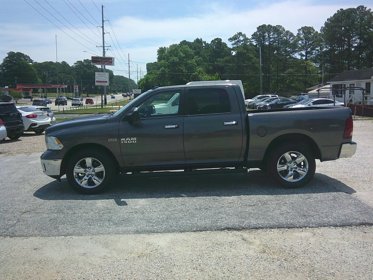 Dodge Ram 1500 SLT  2016