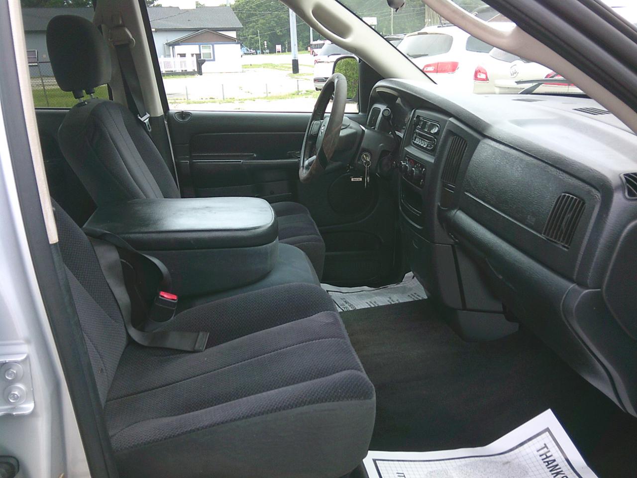 Dodge Ram 1500 SLT Quad Cab 2WD 2004