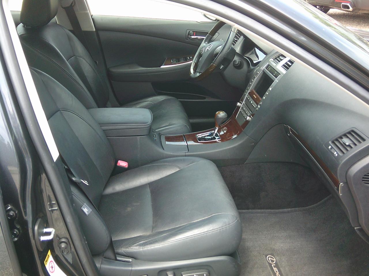 Lexus ES 350 Sedan 2010