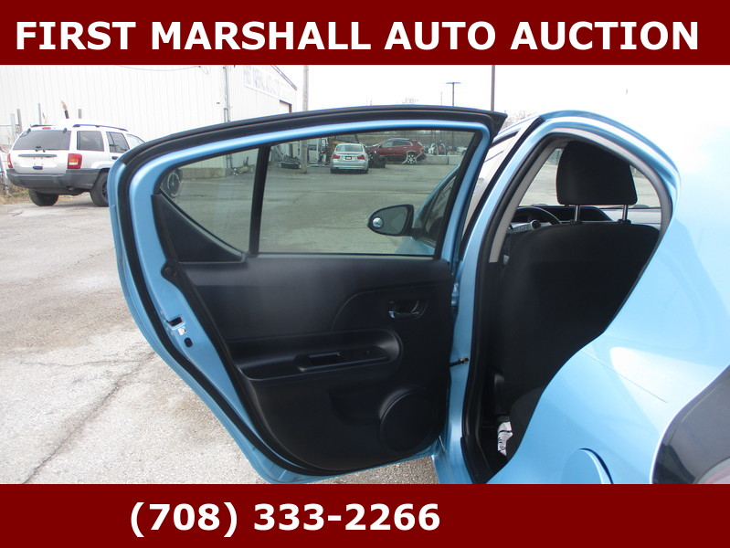 Toyota Prius c  2015