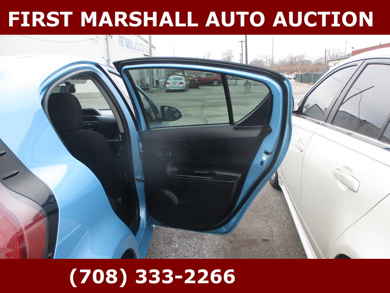 Toyota Prius c  2015