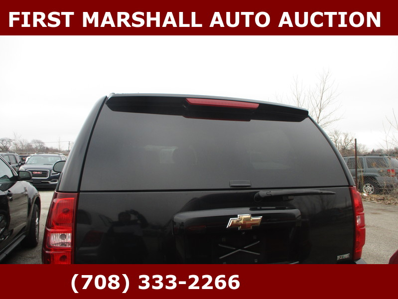 Chevrolet Suburban  2011