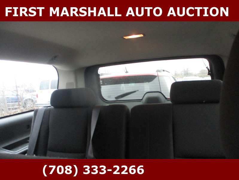 Chevrolet Suburban  2011