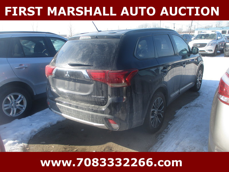 Mitsubishi Outlander  2016
