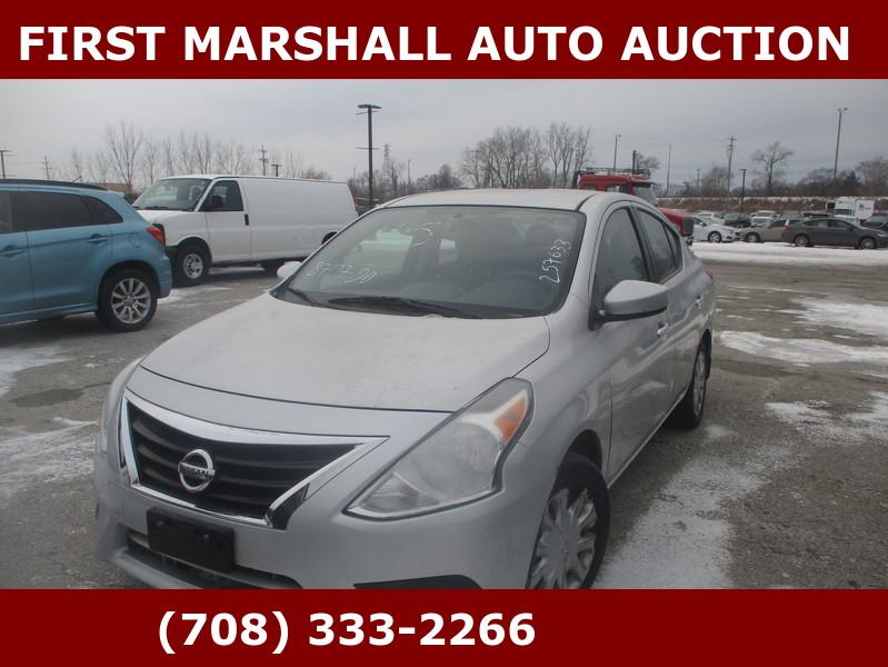Nissan Versa 4dr Sdn CVT 1.6 SV 2015