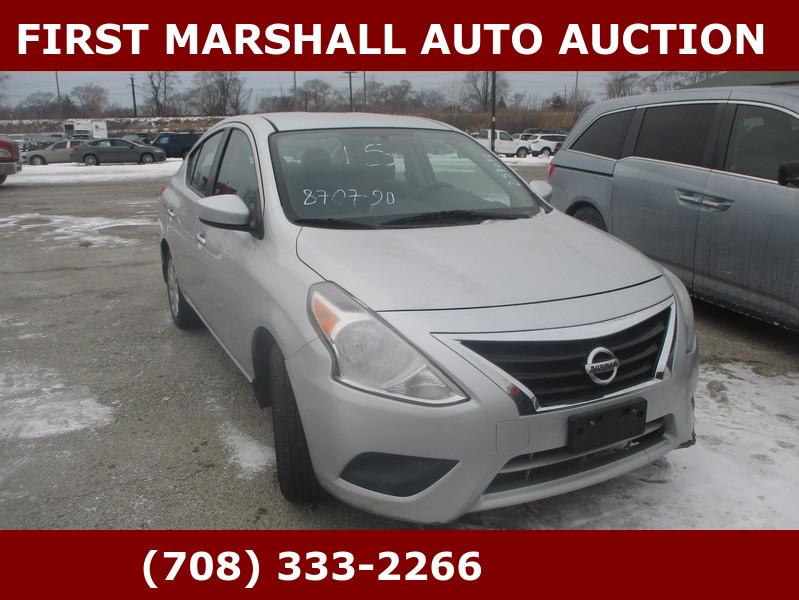 Nissan Versa 4dr Sdn CVT 1.6 SV 2015