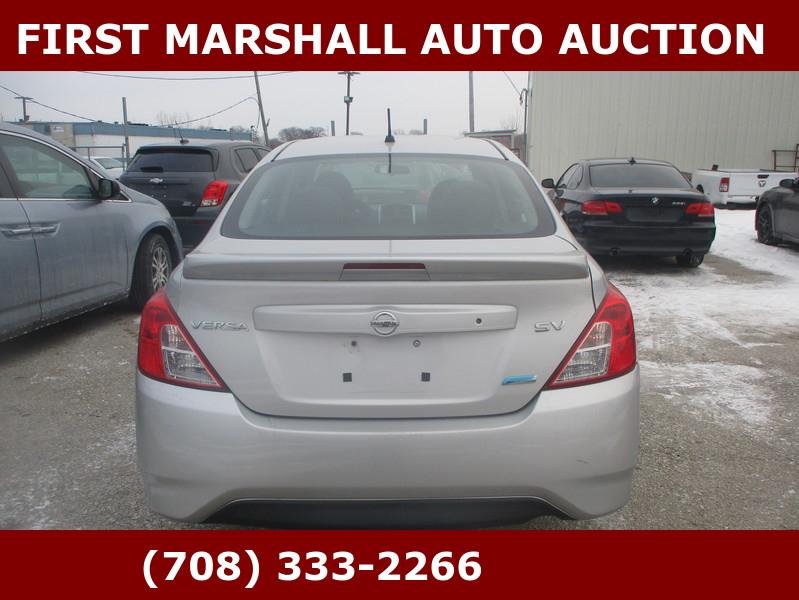 Nissan Versa 4dr Sdn CVT 1.6 SV 2015