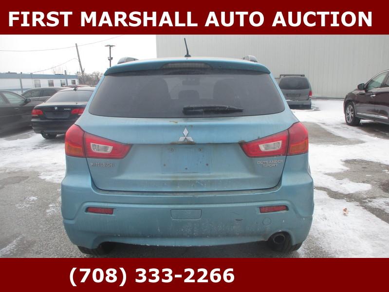 Mitsubishi Outlander  2011