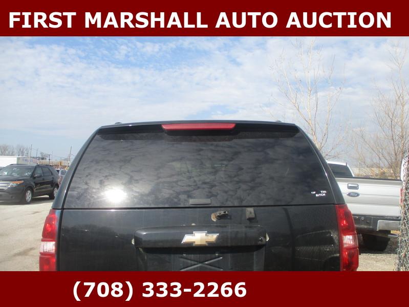 Chevrolet Suburban  2008