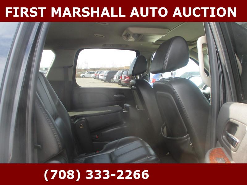 Chevrolet Suburban  2008