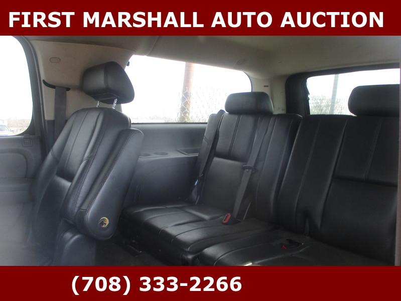 Chevrolet Suburban  2008