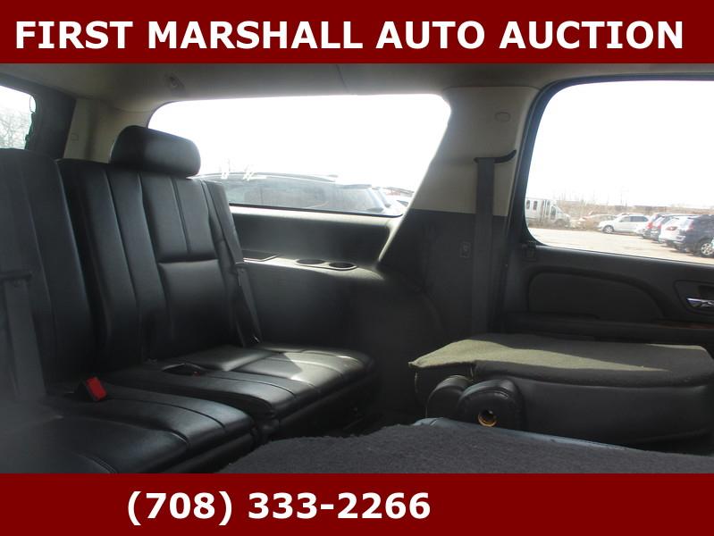 Chevrolet Suburban  2008