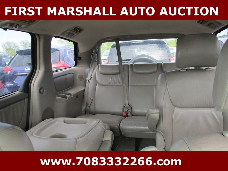 Toyota Sienna  2004