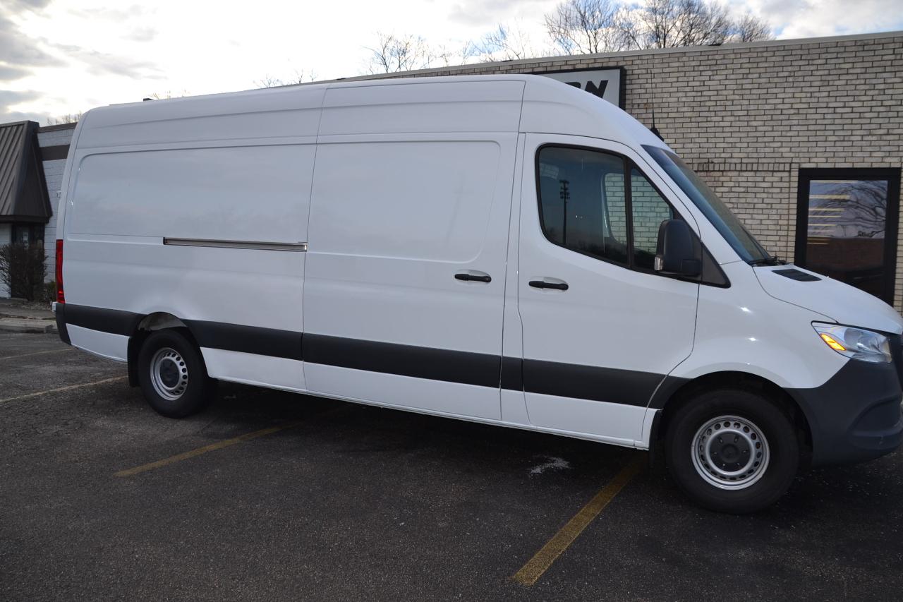 Mercedes-Benz Sprinter 2500 170-in. WB 2023