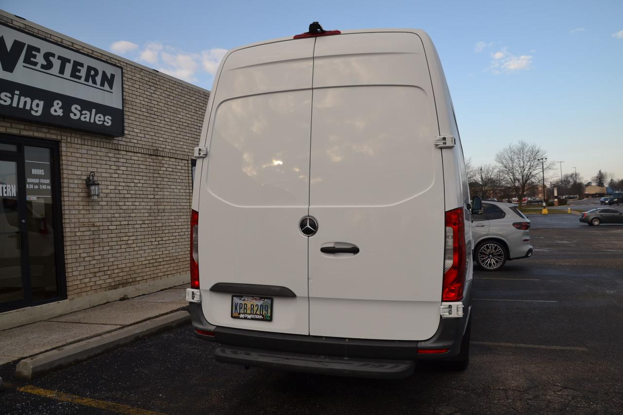 Mercedes-Benz Sprinter 2500 170-in. WB 2023