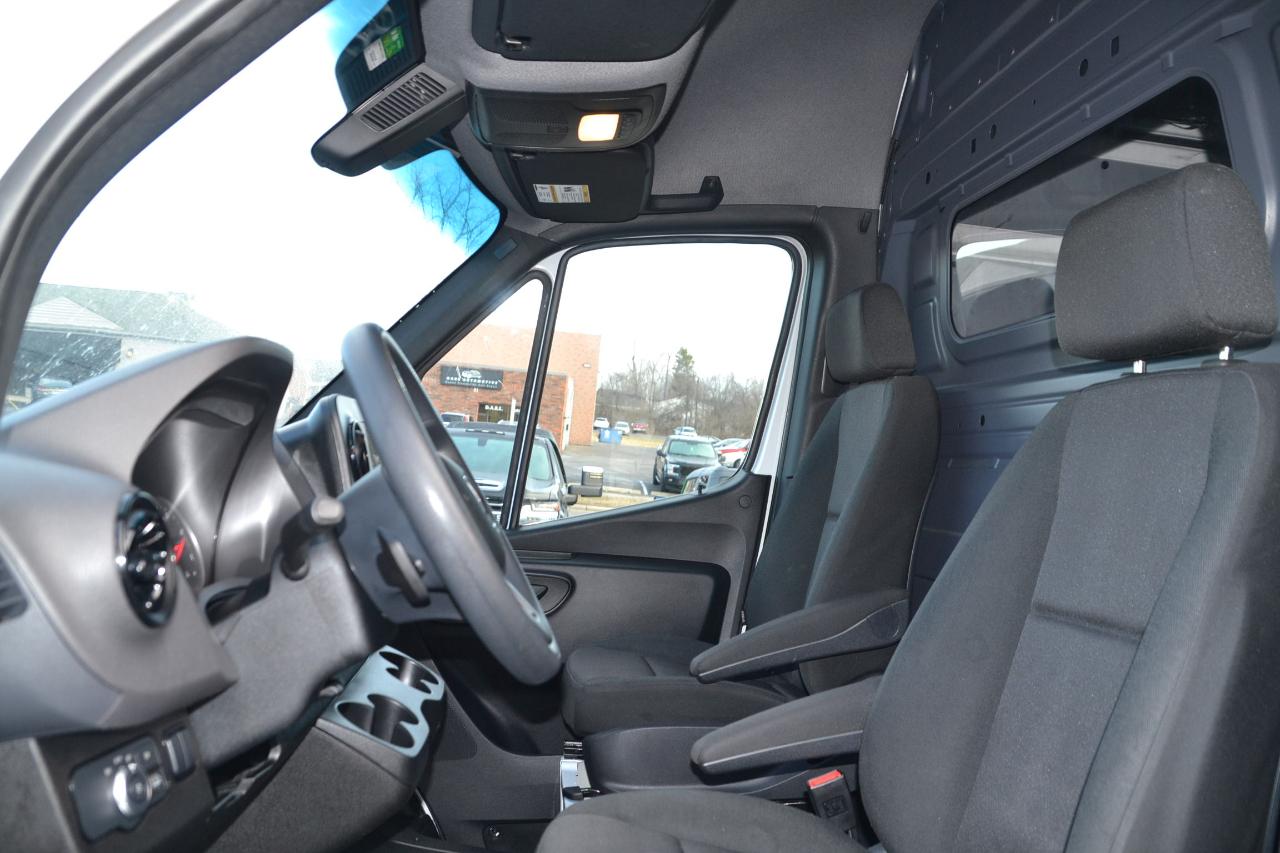 Mercedes-Benz Sprinter 2500 170-in. WB 2023