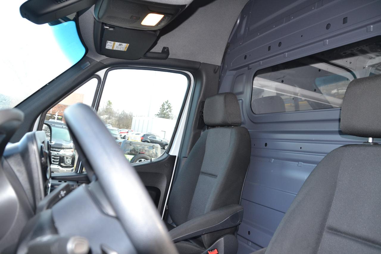 Mercedes-Benz Sprinter 2500 170-in. WB 2023