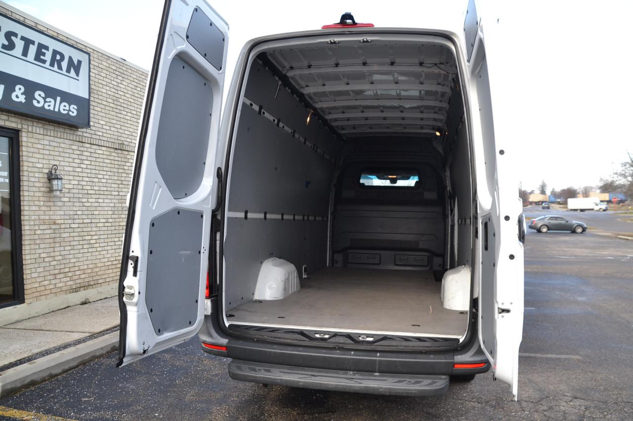 Mercedes-Benz Sprinter 2500 170-in. WB 2023