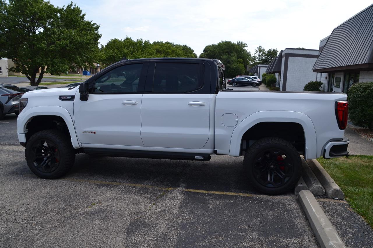 GMC Sierra 1500 AT4 Crew Cab 4WD 2024
