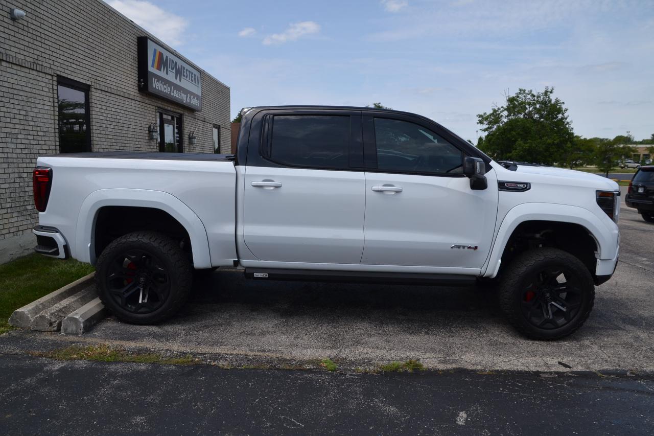 GMC Sierra 1500 AT4 Crew Cab 4WD 2024