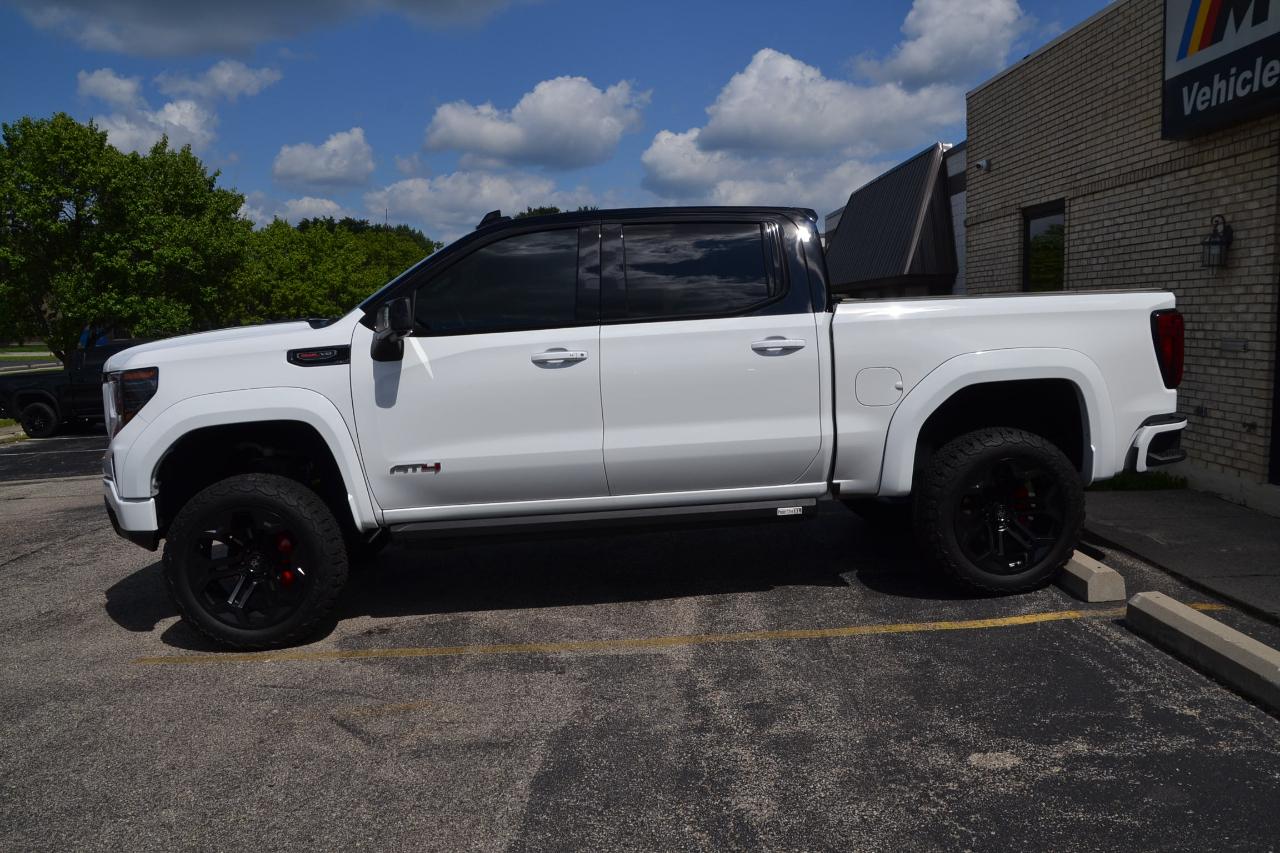 GMC Sierra 1500 AT4 Crew Cab 4WD 2024