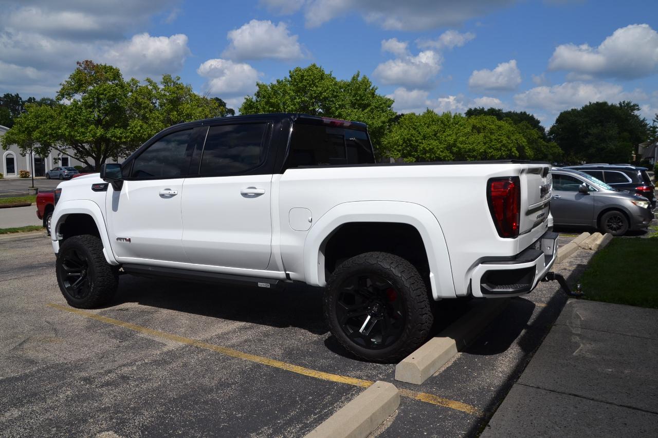 GMC Sierra 1500 AT4 Crew Cab 4WD 2024