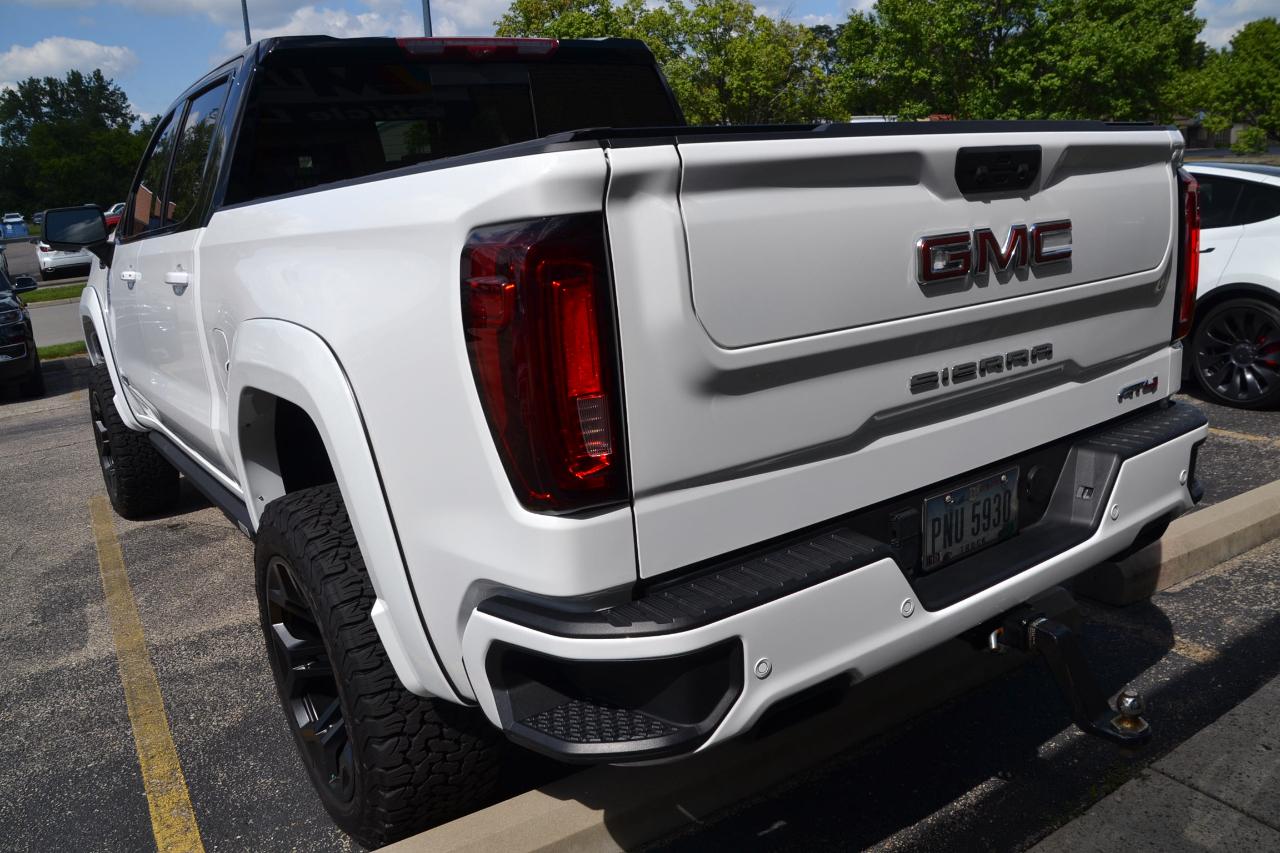GMC Sierra 1500 AT4 Crew Cab 4WD 2024