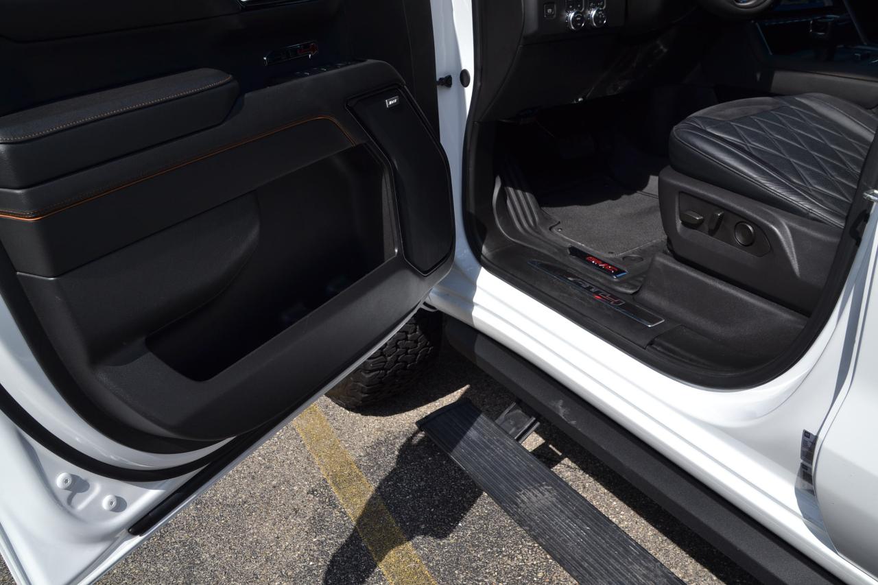GMC Sierra 1500 AT4 Crew Cab 4WD 2024