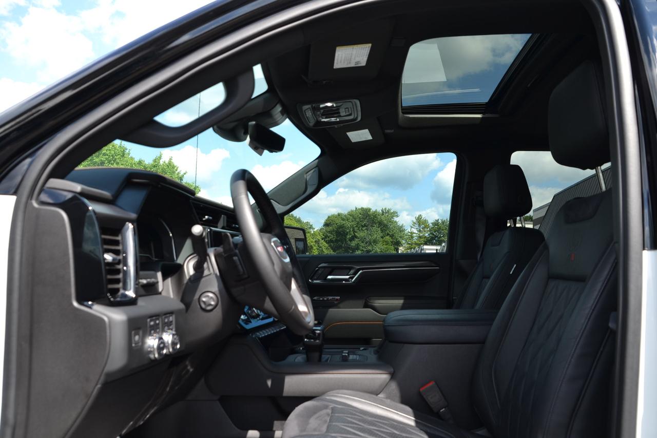 GMC Sierra 1500 AT4 Crew Cab 4WD 2024