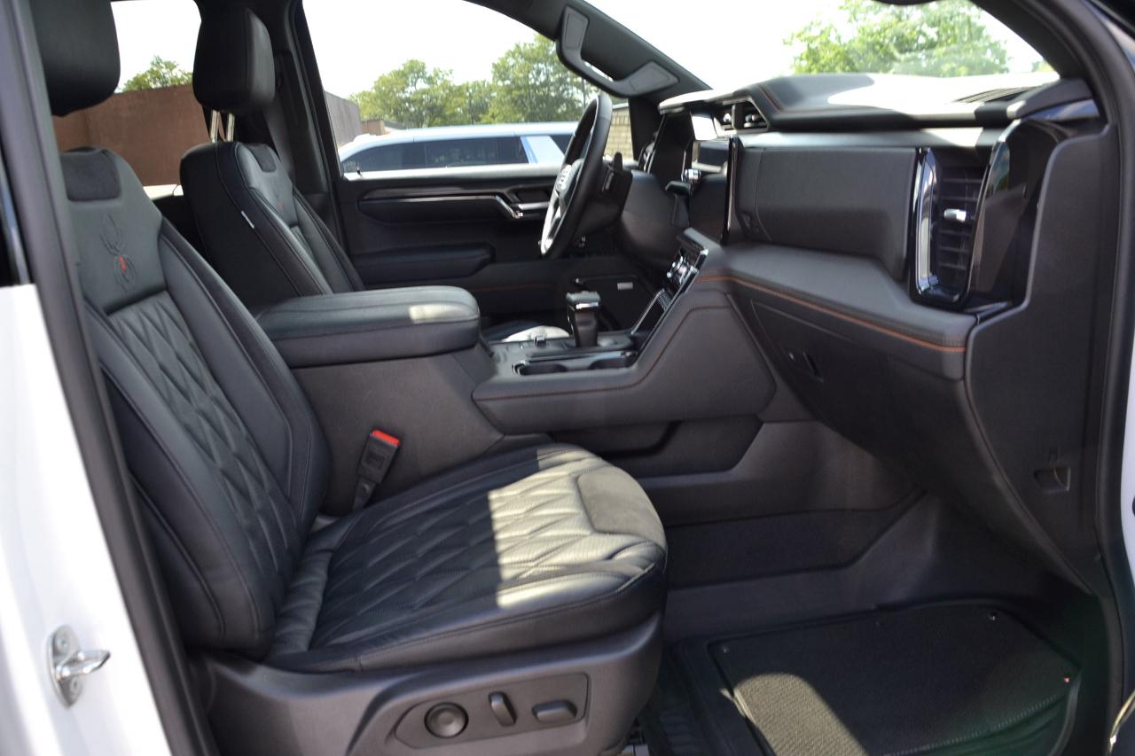 GMC Sierra 1500 AT4 Crew Cab 4WD 2024