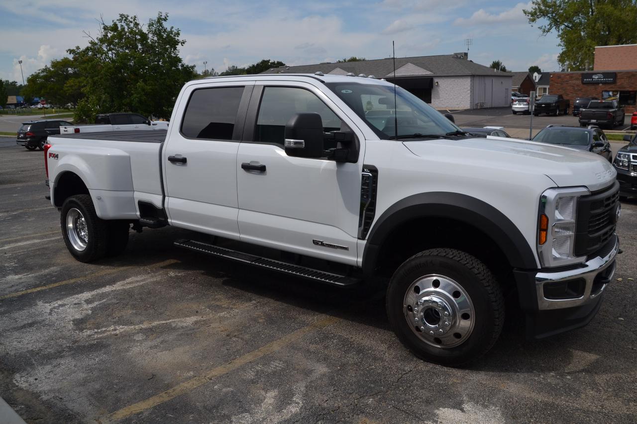 Ford F-450 SD XL Crew Cab DRW 4WD 2026