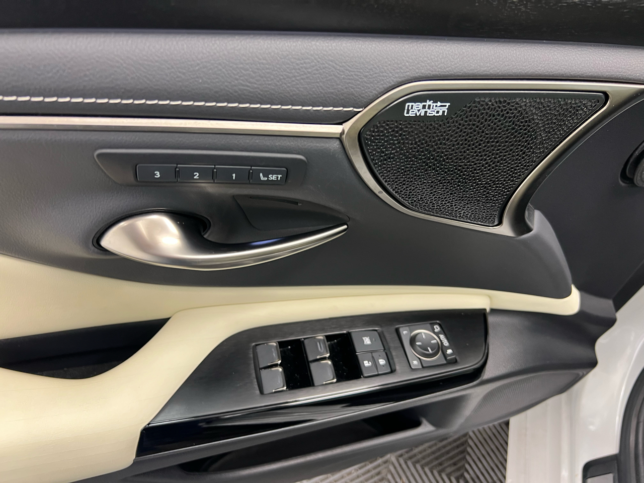 Lexus ES ES 350 Ultra Luxury FWD 2022