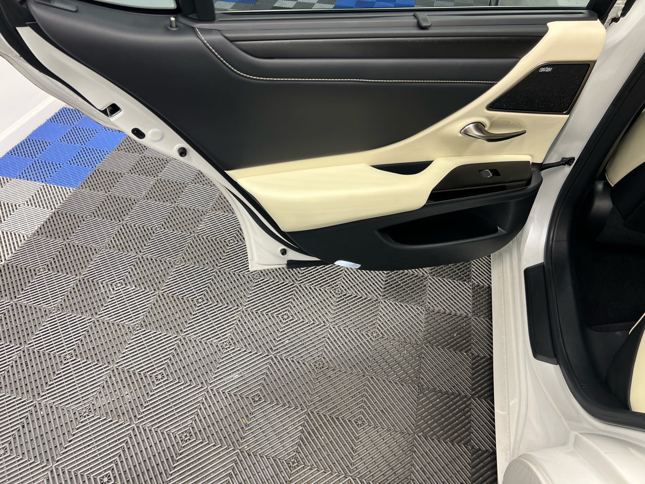 Lexus ES ES 350 Ultra Luxury FWD 2022