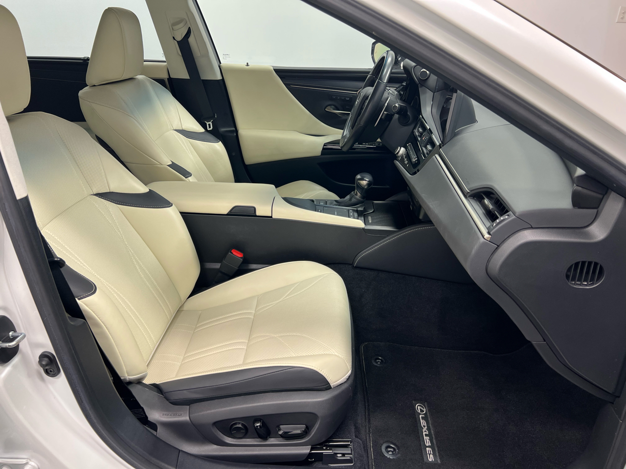 Lexus ES ES 350 Ultra Luxury FWD 2022