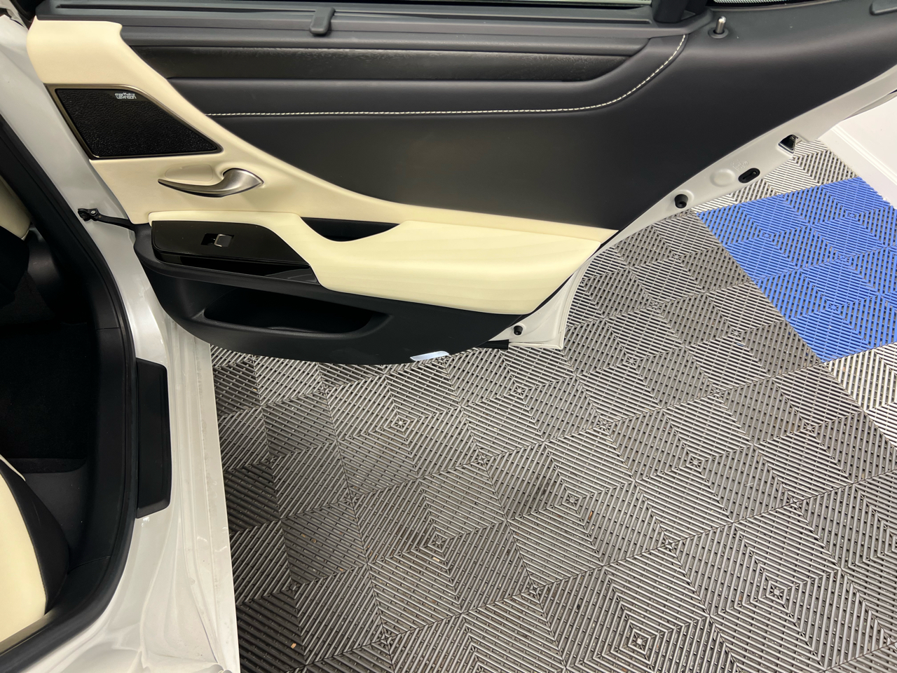 Lexus ES ES 350 Ultra Luxury FWD 2022