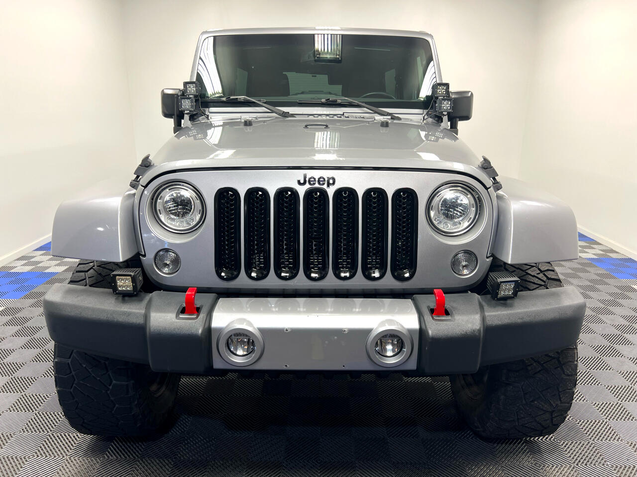 2017 Jeep Wrangler Unlimited Sahara photo 2