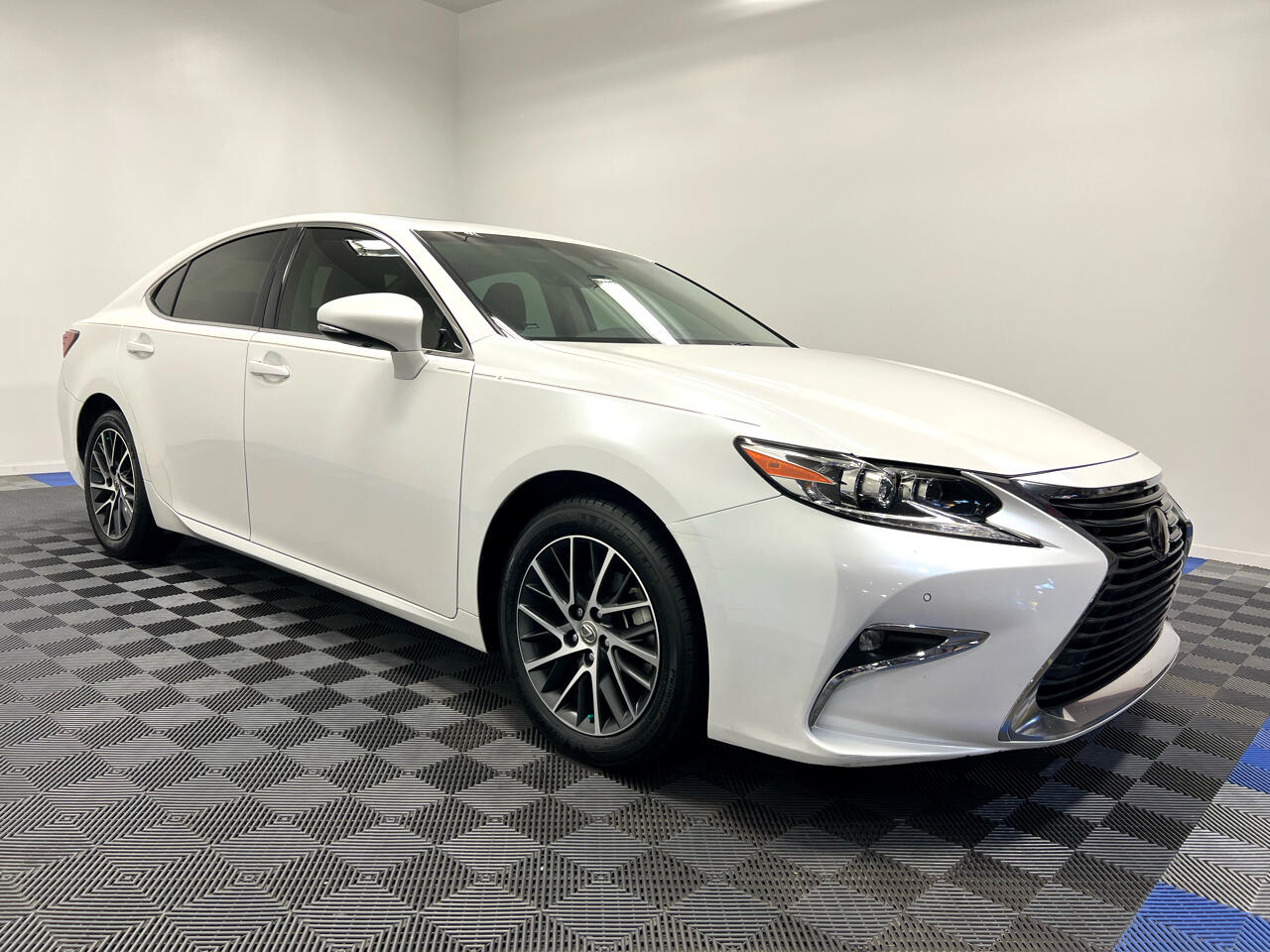 Lexus ES 350 4dr Sdn 2016