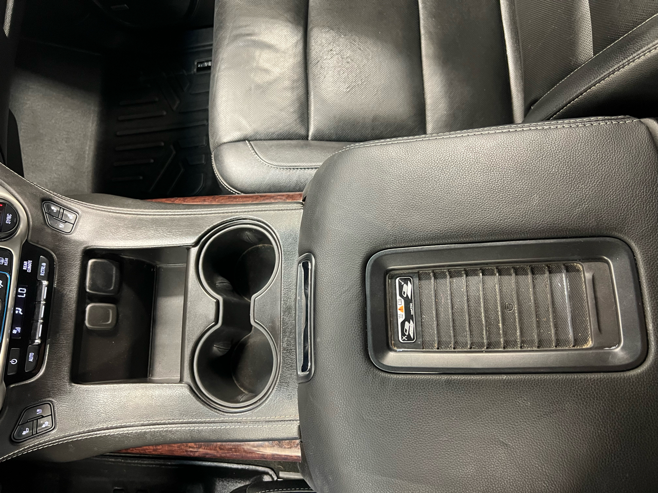 2017 Gmc Yukon XL SLT photo 23