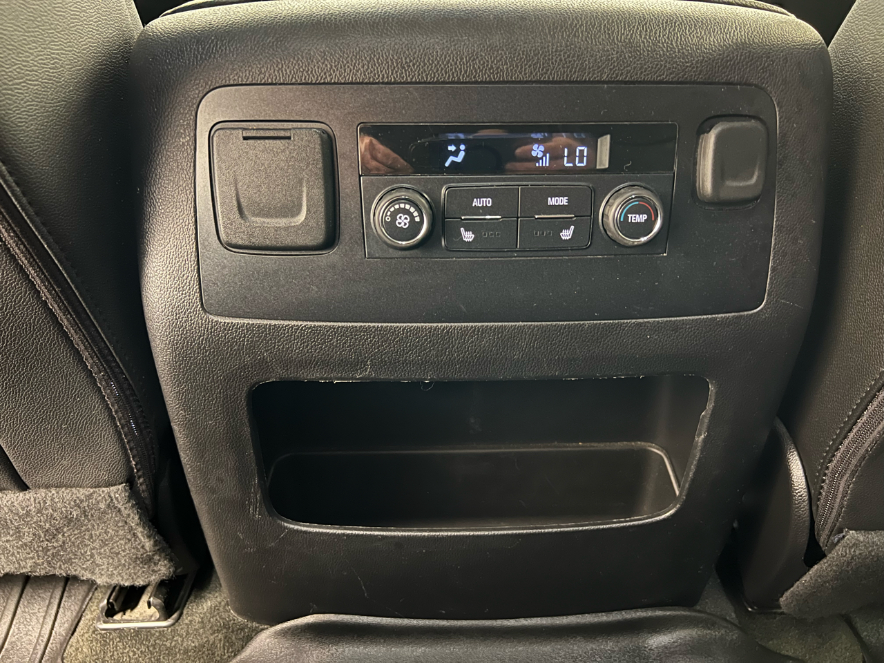 2017 Gmc Yukon XL SLT photo 27