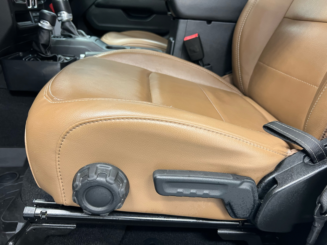 2021 Jeep Wrangler Unlimited Sahara photo 7