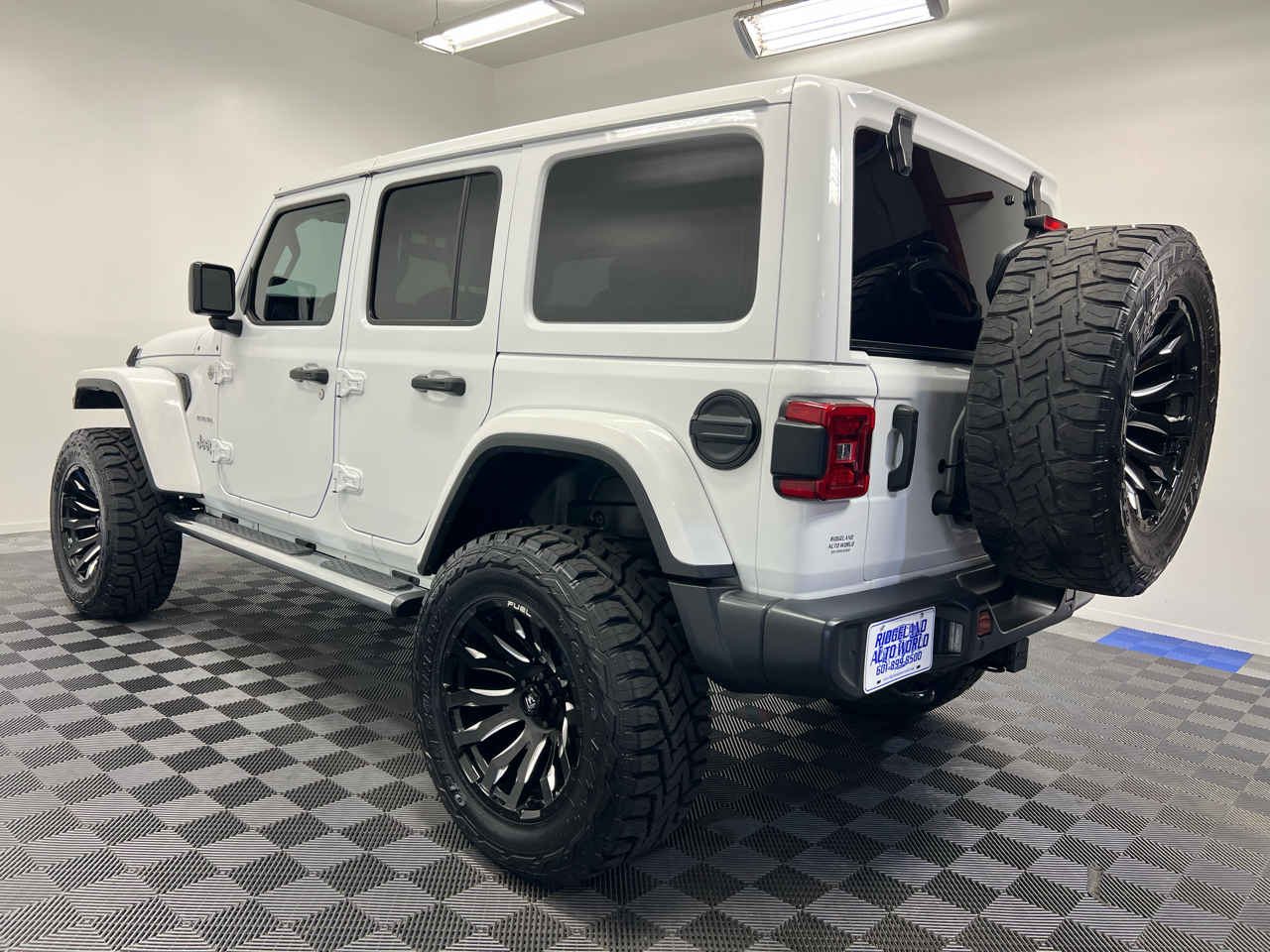 2021 Jeep Wrangler Unlimited Sahara photo 9